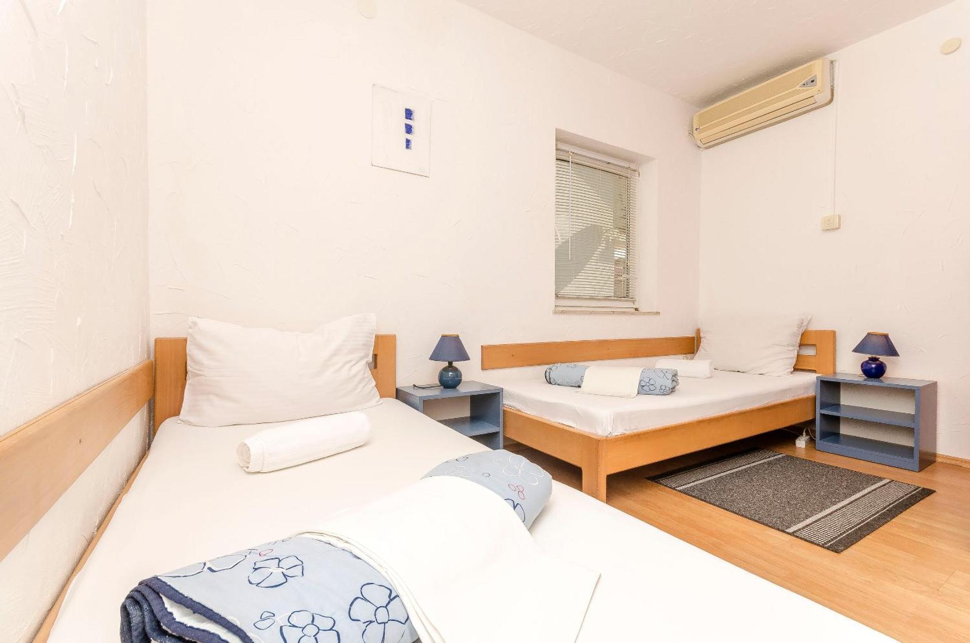 Apartments And Rooms Mladen Vodice Exterior photo